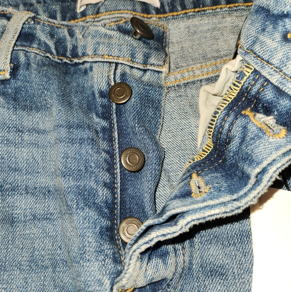 NWT Zara High Rise Jeans Size 4 Button Up Fly Minimal Distressing Hem & Pockets - Picture 9 of 16